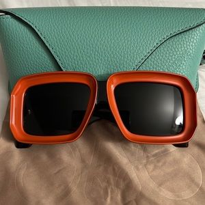 Loewe LW40064U Sunglasses